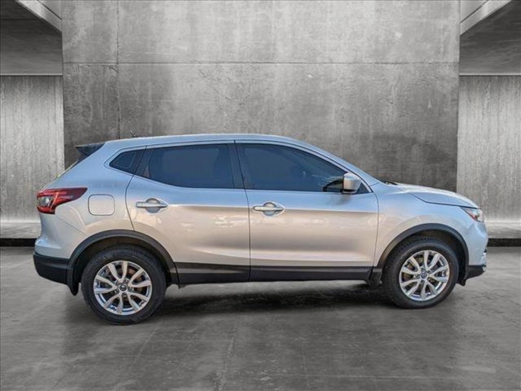 2020 Nissan Rogue - $20,000