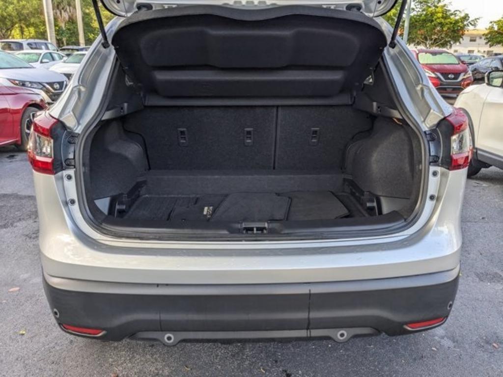 2020 Nissan Rogue - $20,000