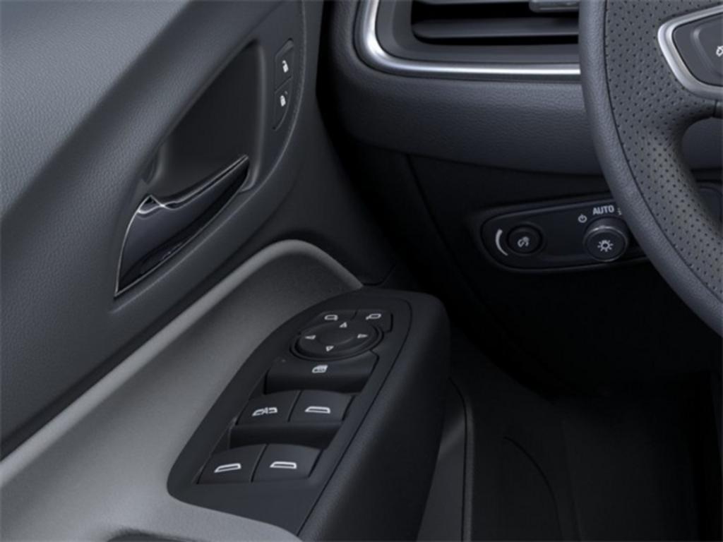 2023 Chevrolet Equinox LS photo