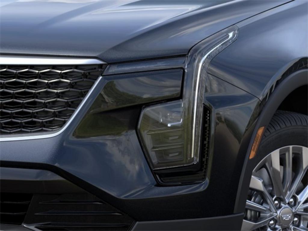 2024 Cadillac XT4 Luxury photo