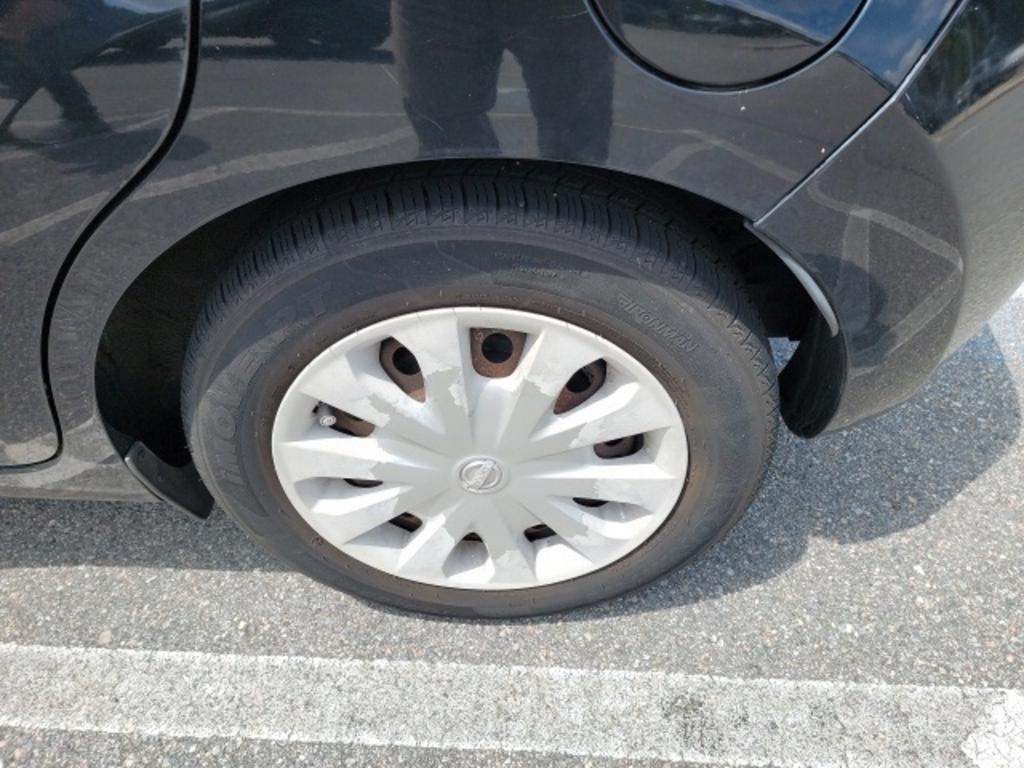 2014 Nissan Versa - $9,000