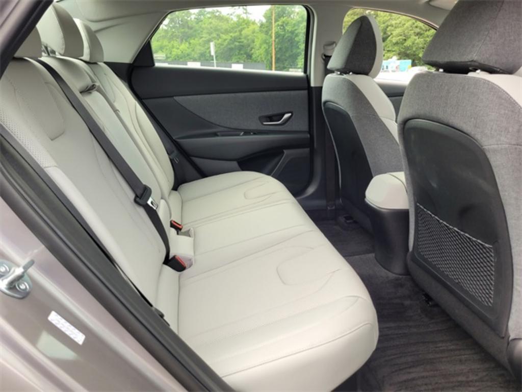 2023 Hyundai Elantra - $26,000