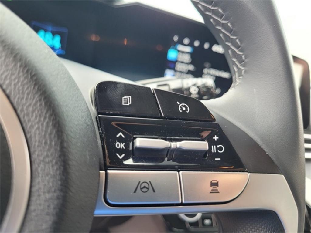 2023 Hyundai Elantra - $26,000