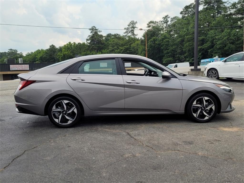 2023 Hyundai Elantra - $26,000