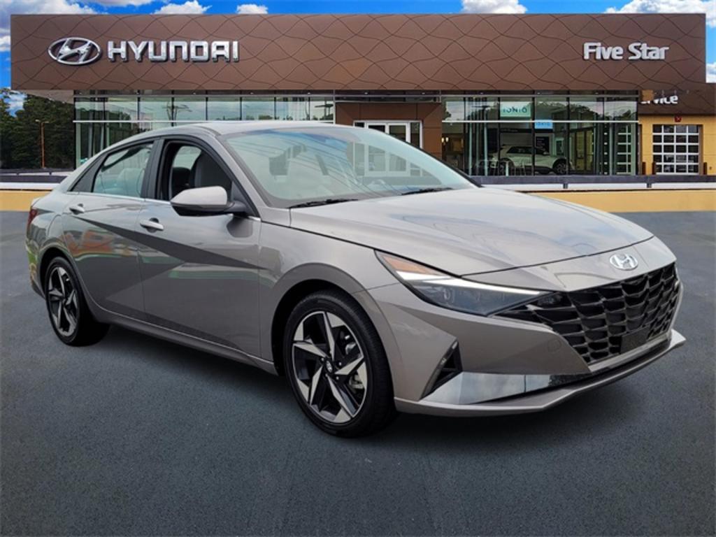 2023 Hyundai Elantra - $26,000