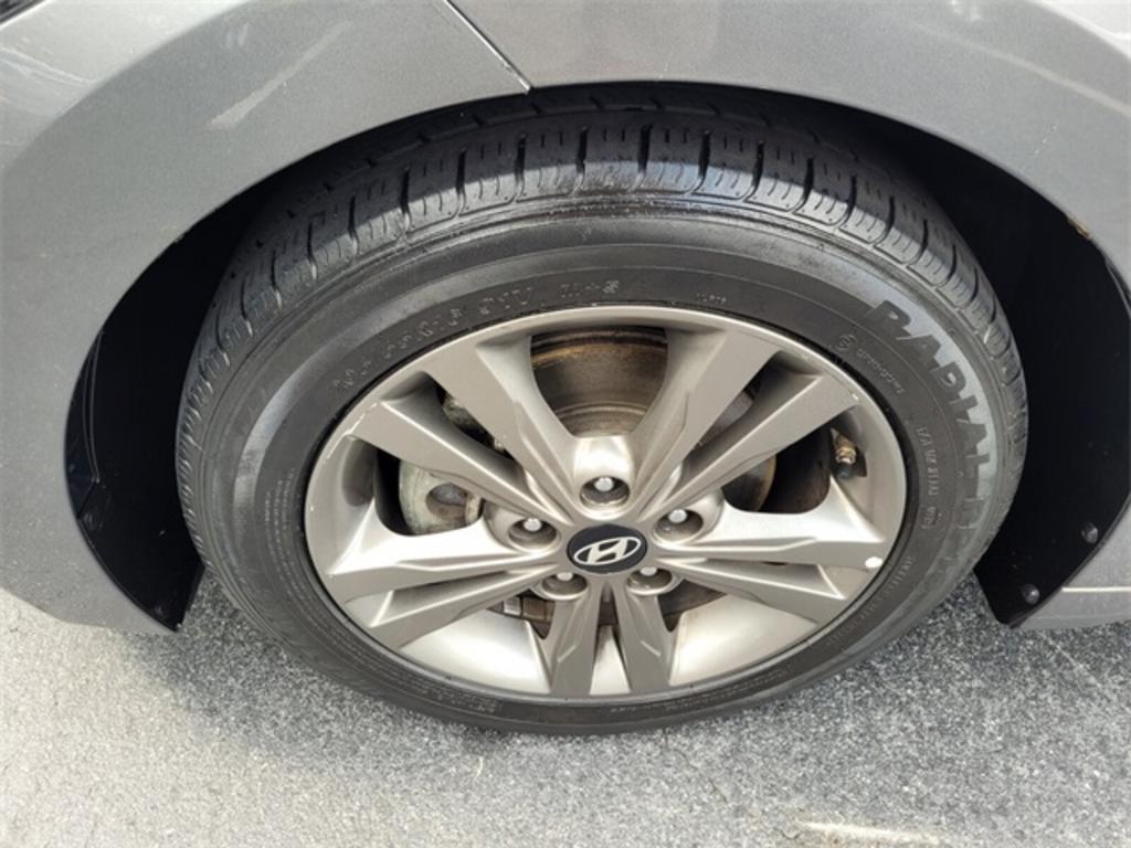 2018 Hyundai Elantra - $9,500