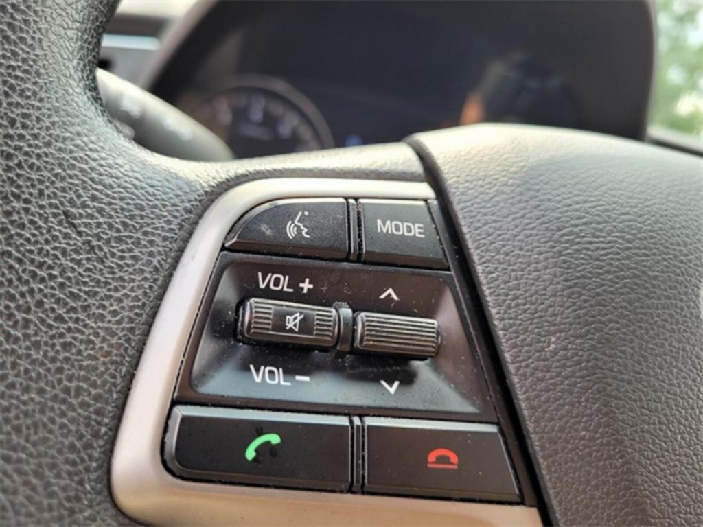 2018 Hyundai Elantra - $9,500