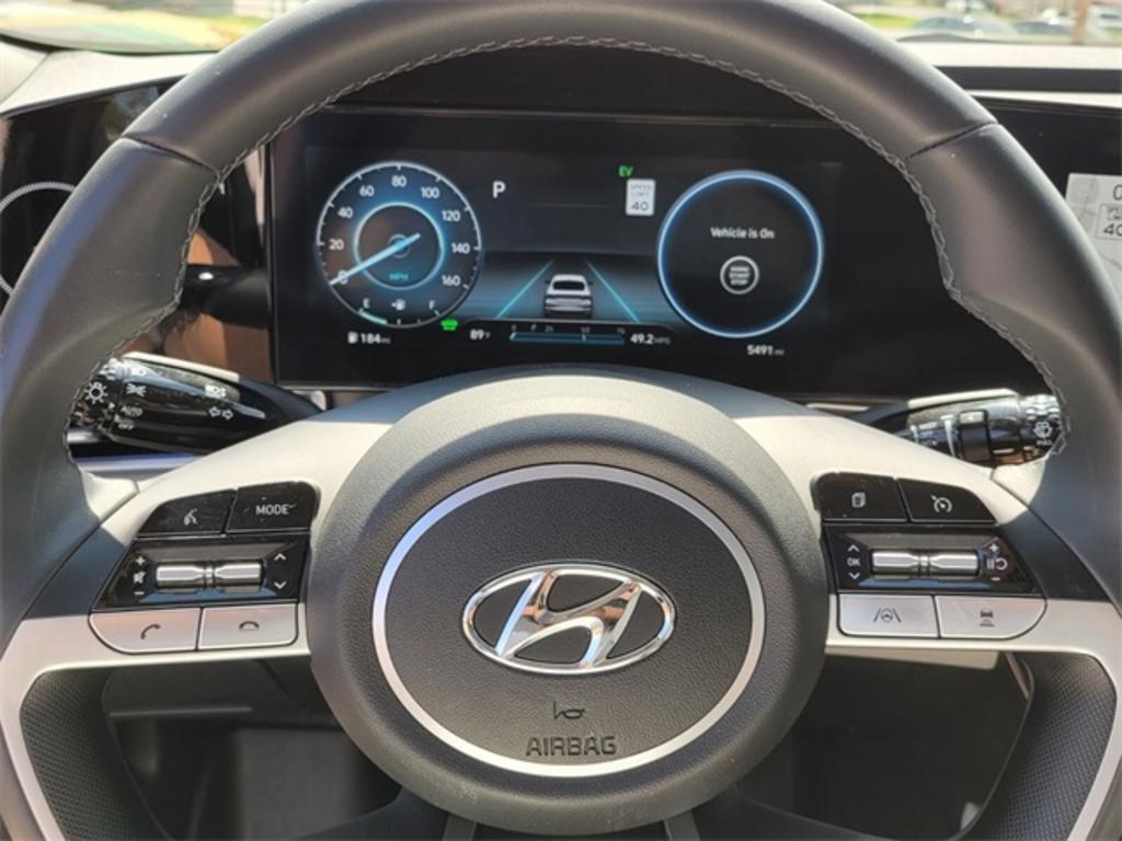 2023 Hyundai Elantra - $28,000