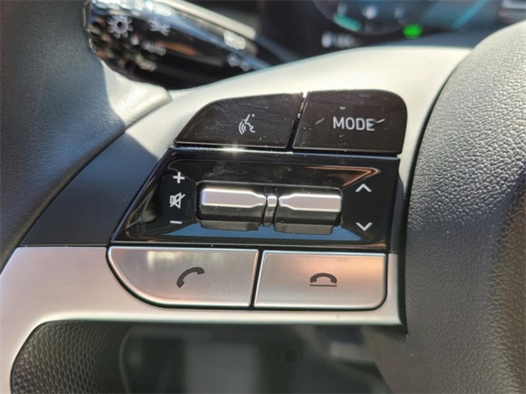 2023 Hyundai Elantra - $28,000