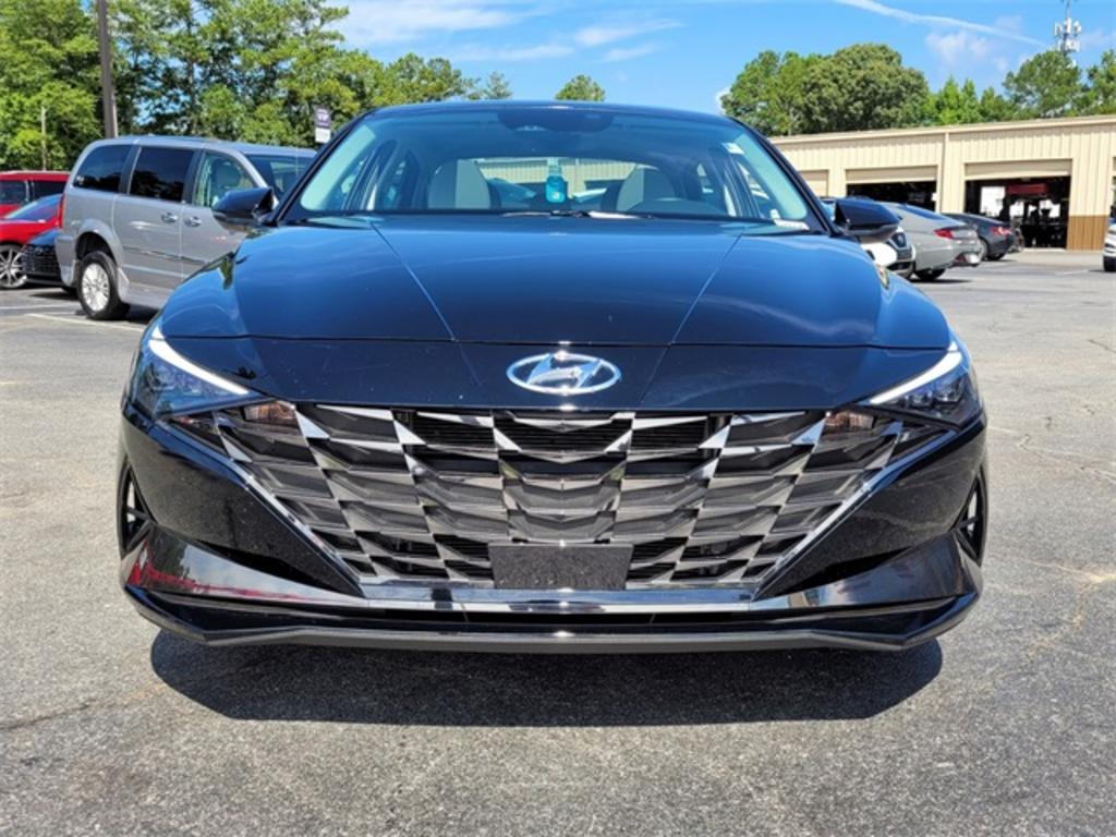 2023 Hyundai Elantra - $28,000