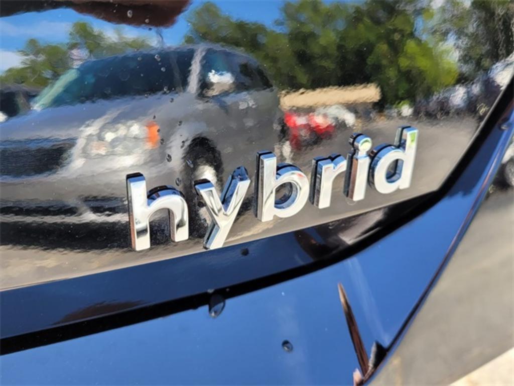 2023 Hyundai Elantra - $28,000