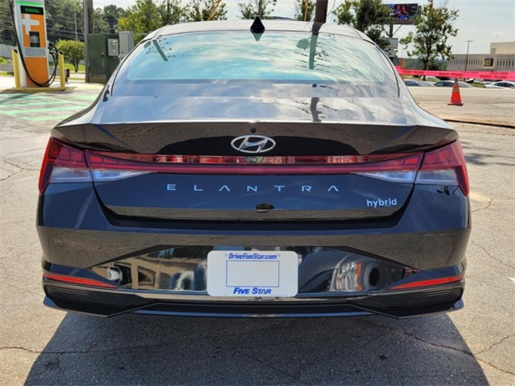 2023 Hyundai Elantra - $28,000