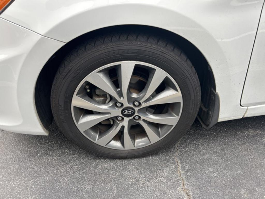 2015 Hyundai Accent - $9,000