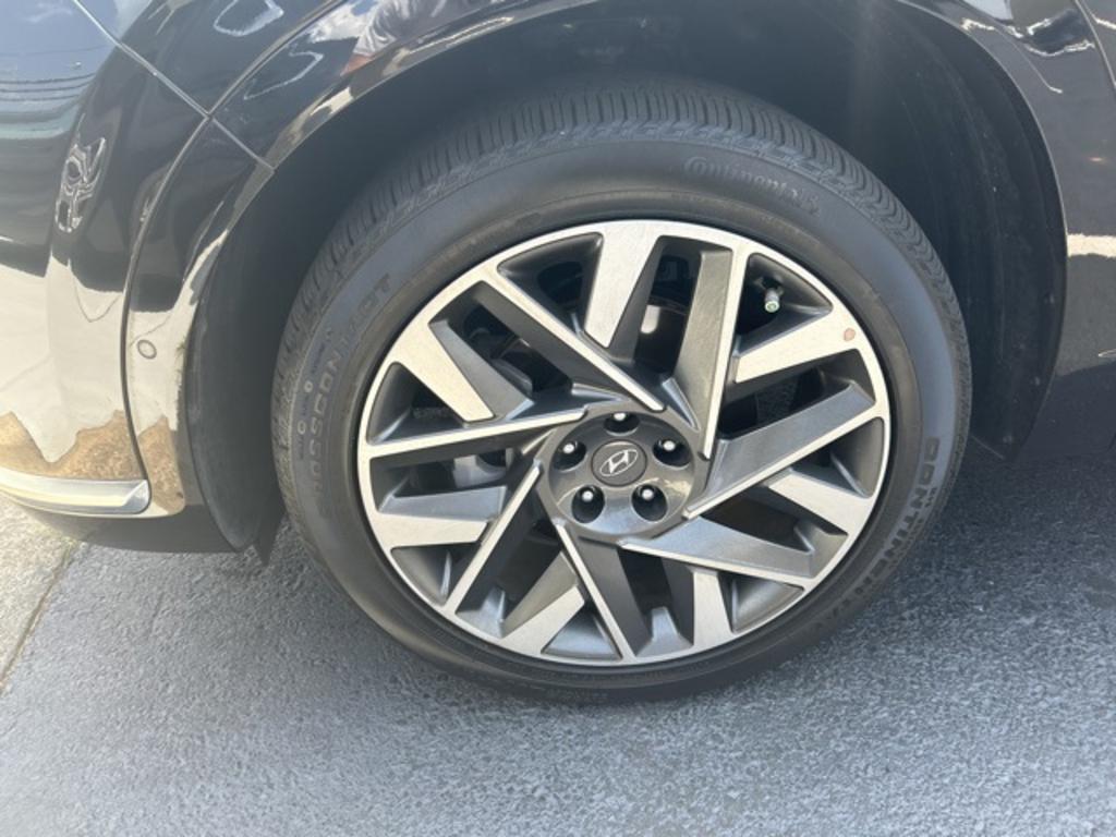 2022 Hyundai Santa Fe - $37,000