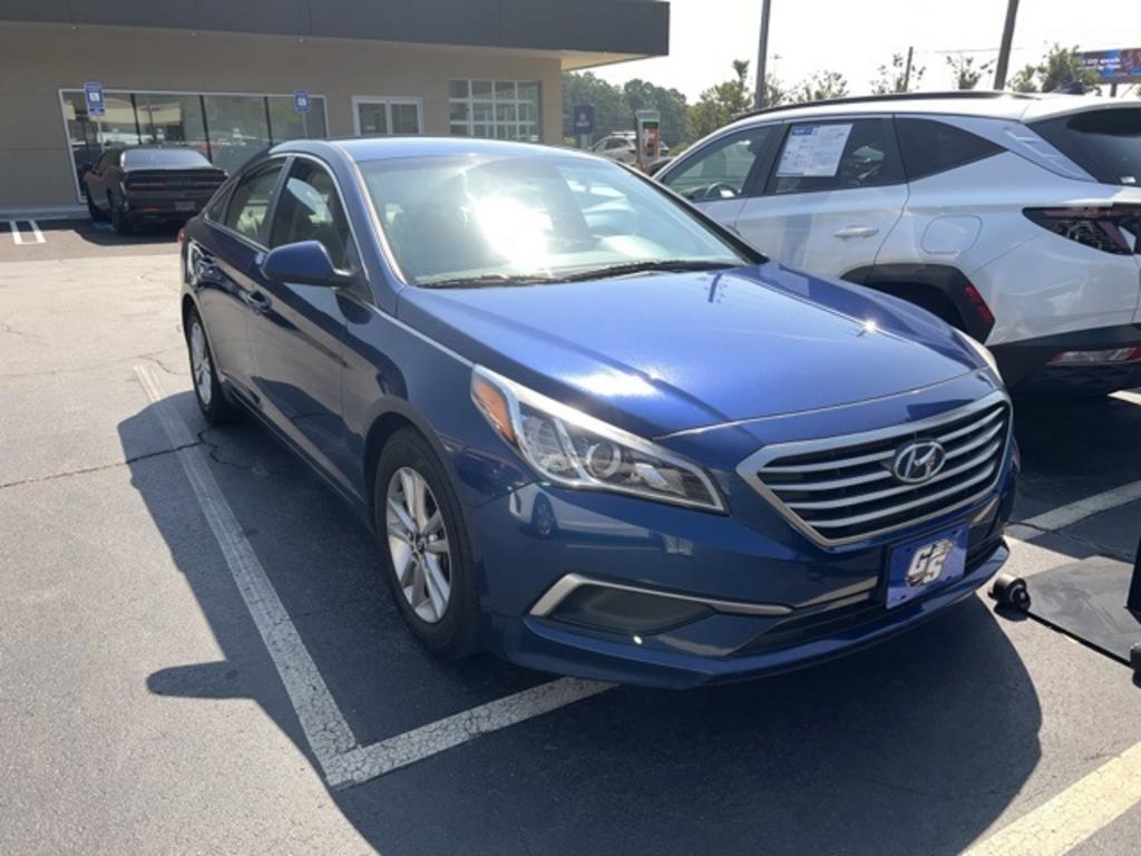 2017 Hyundai Sonata - $9,500