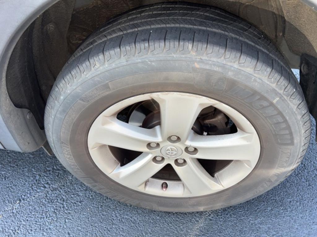 2013 Toyota RAV4 XLE photo