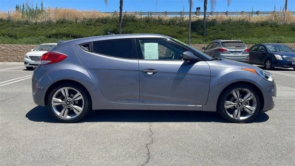 2017 Hyundai Veloster Value Edition photo