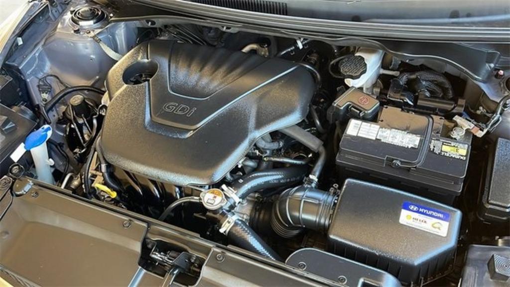 2017 Hyundai Veloster - $17,000
