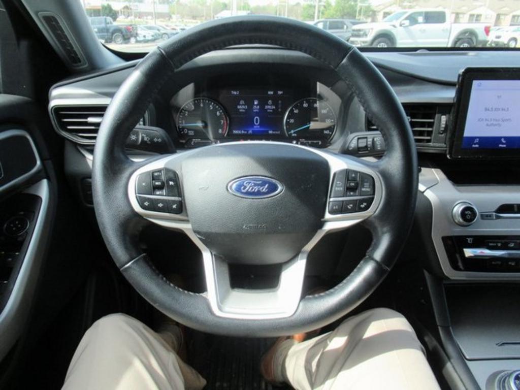 2021 Ford Explorer XLT photo