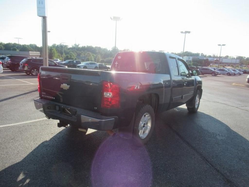 2011 Chevrolet Silverado - $13,500