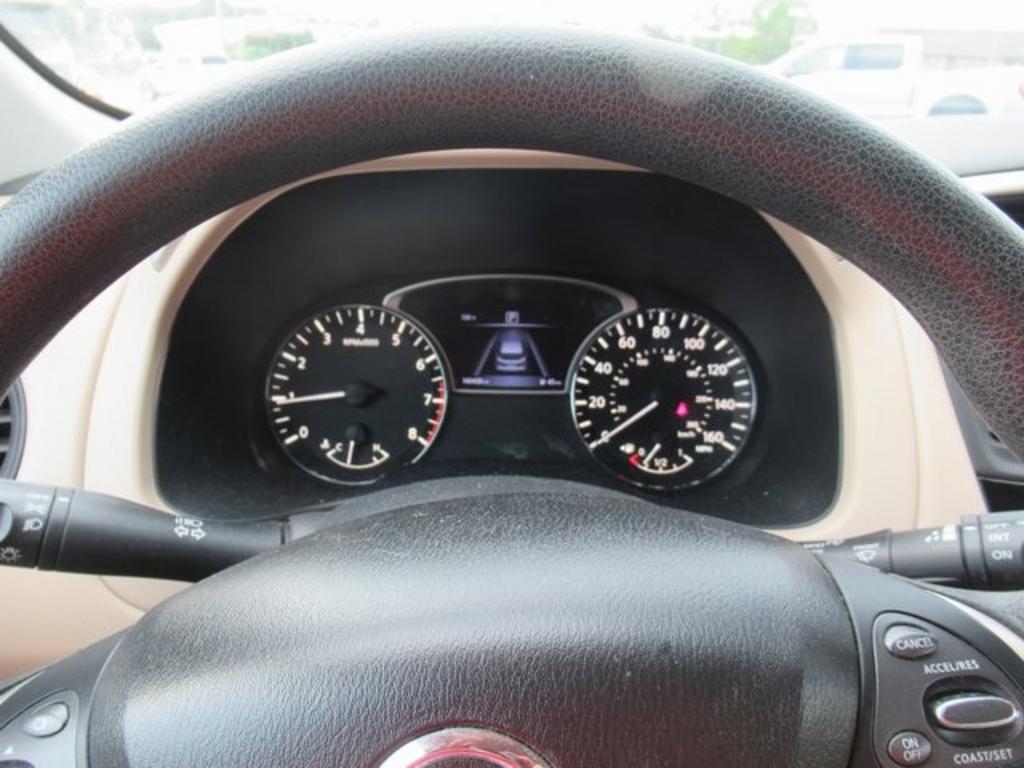 2017 Nissan Pathfinder - $9,000