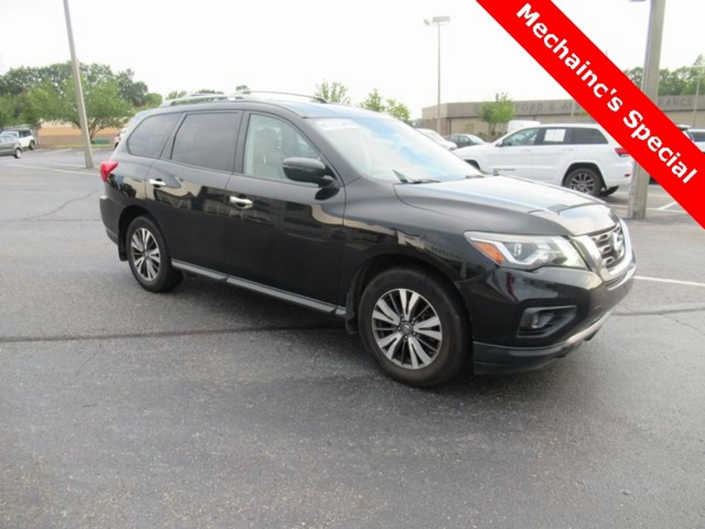 2017 Nissan Pathfinder - $9,000
