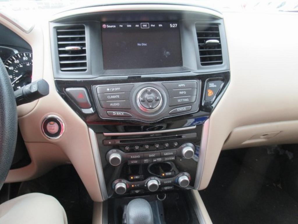2017 Nissan Pathfinder - $9,000