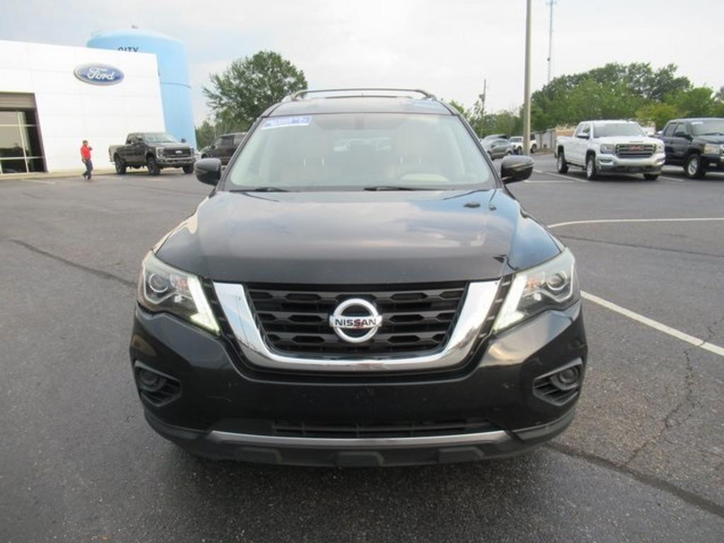 2017 Nissan Pathfinder - $9,000