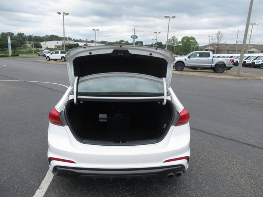 2018 Hyundai Elantra - $13,000