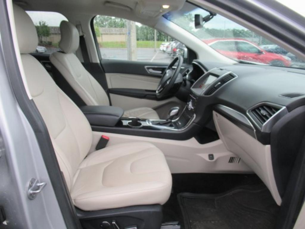 2017 Ford Edge Titanium photo