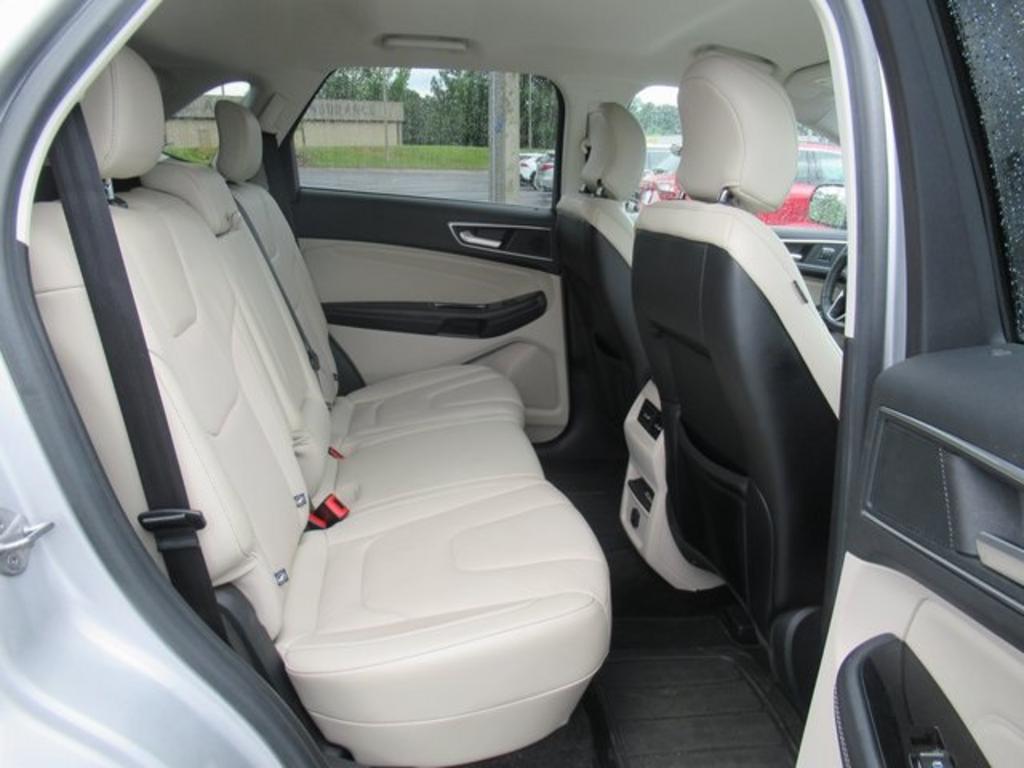 2017 Ford Edge Titanium photo