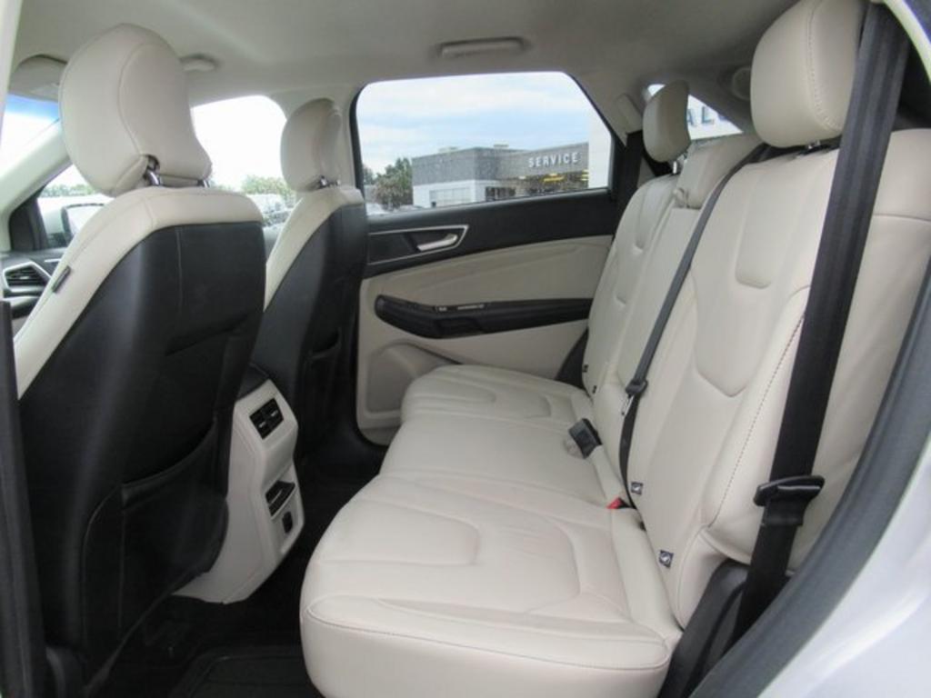 2017 Ford Edge Titanium photo