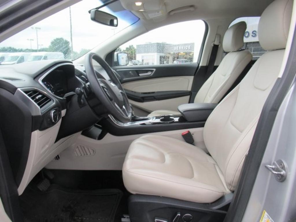 2017 Ford Edge Titanium photo