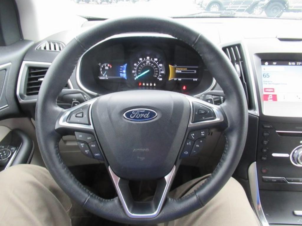 2017 Ford Edge Titanium photo