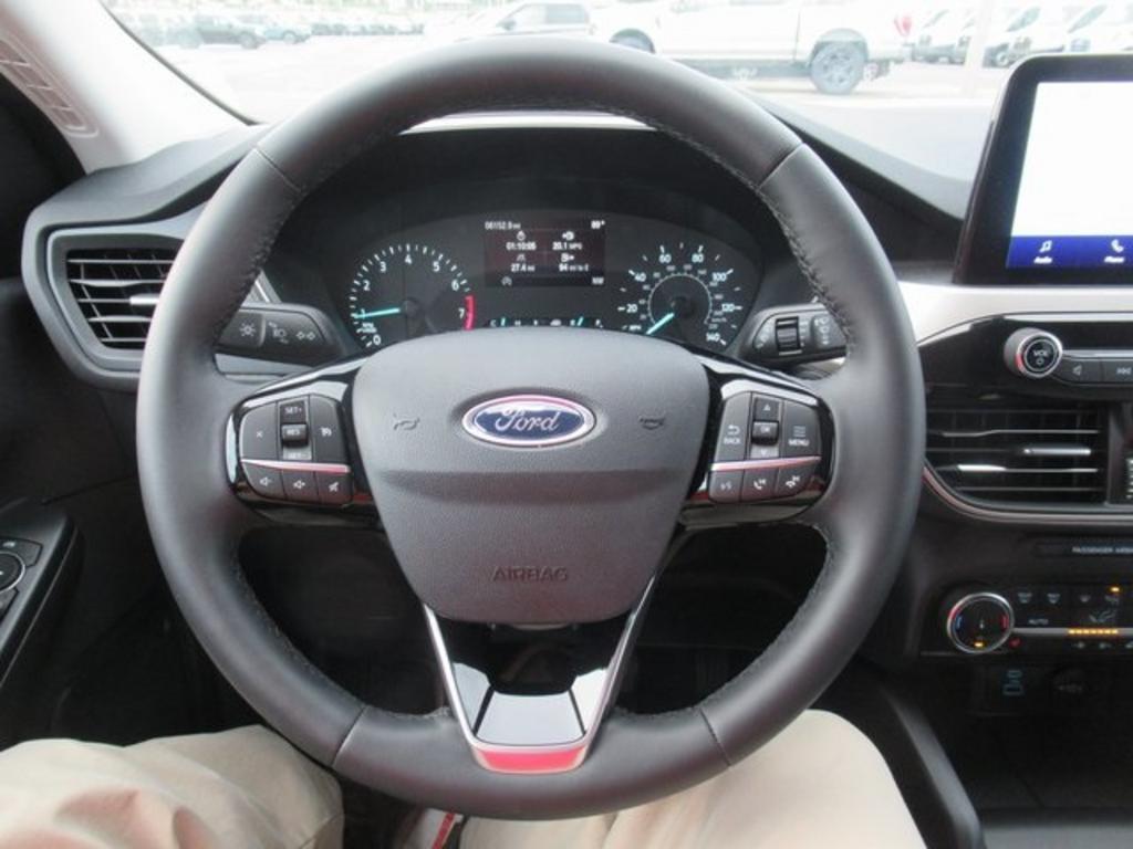 2022 Ford Escape - $28,500