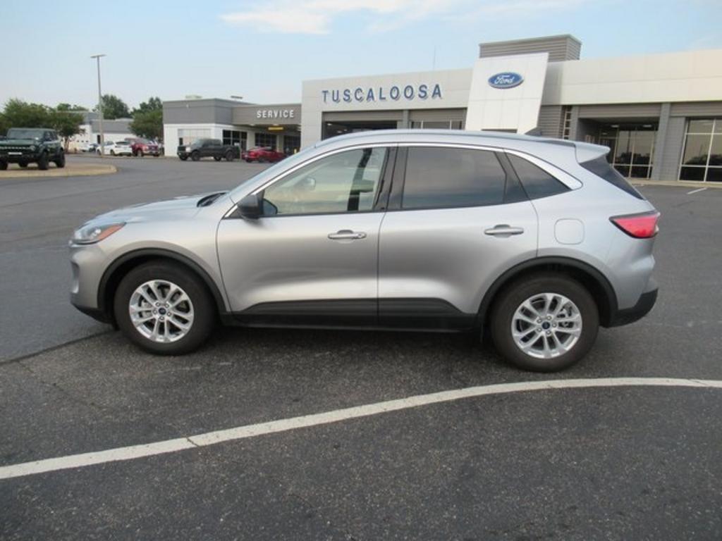 2022 Ford Escape - $28,500