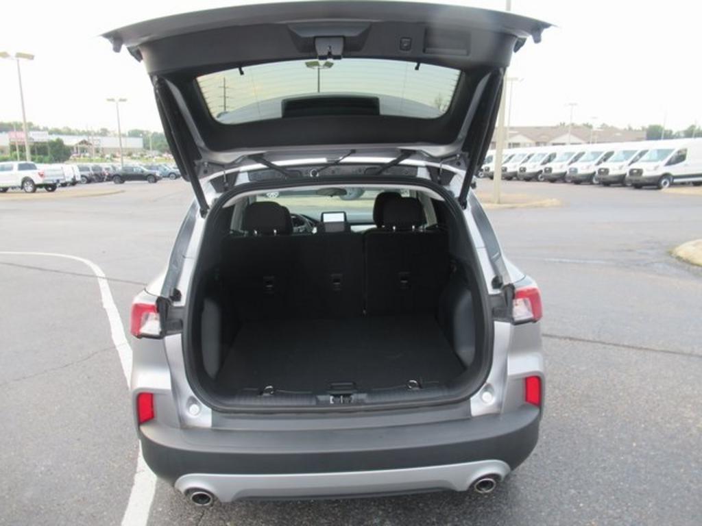 2022 Ford Escape - $28,500