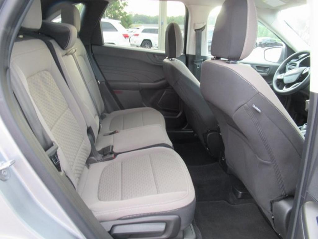 2022 Ford Escape - $28,500