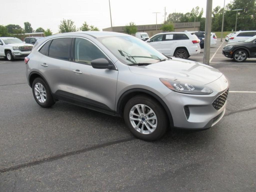 2022 Ford Escape - $28,500
