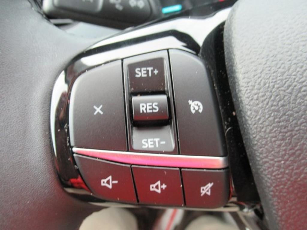 2022 Ford Escape - $28,500