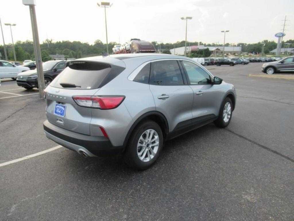 2022 Ford Escape - $28,500