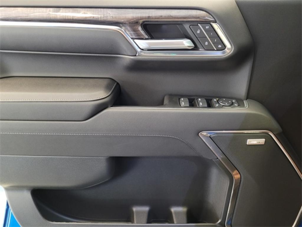 2023 Chevrolet Silverado 1500 LTZ photo