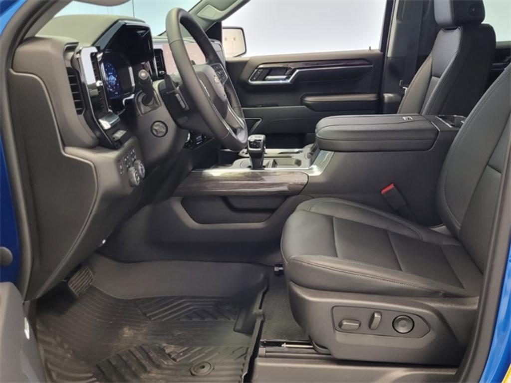 2023 Chevrolet Silverado 1500 LTZ photo