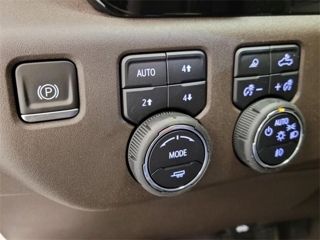 2023 Chevrolet Silverado 1500 LTZ photo
