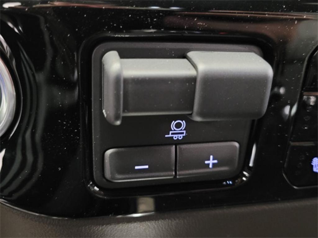 2023 Chevrolet Silverado 1500 LTZ photo