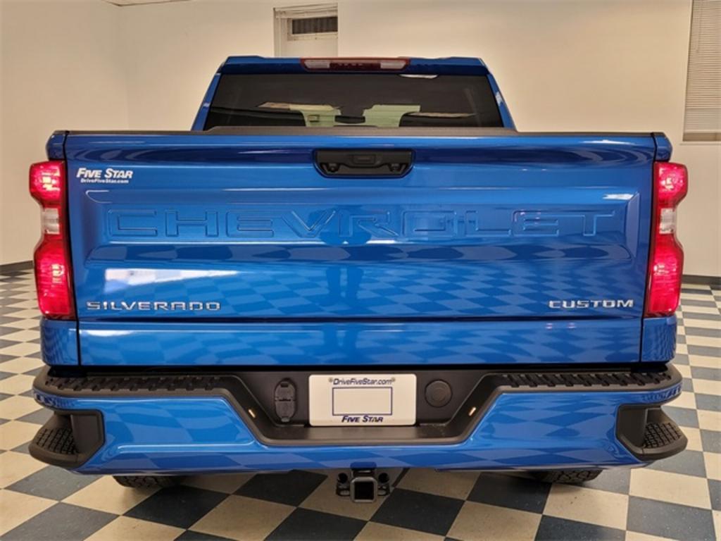 2023 Chevrolet Silverado 1500 Custom photo