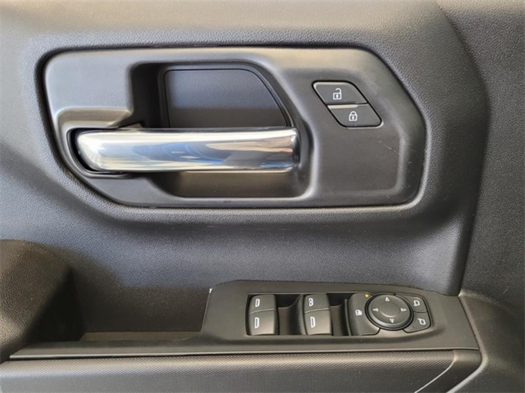 2023 Chevrolet Silverado 1500 Custom photo