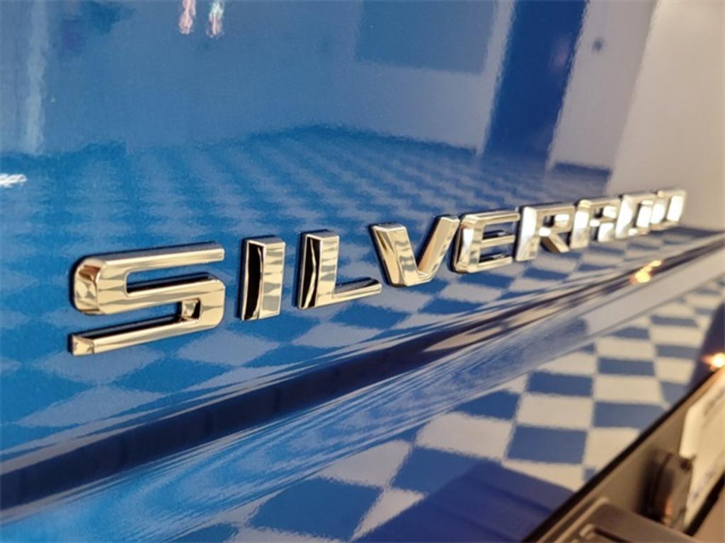 2023 Chevrolet Silverado 1500 Custom photo