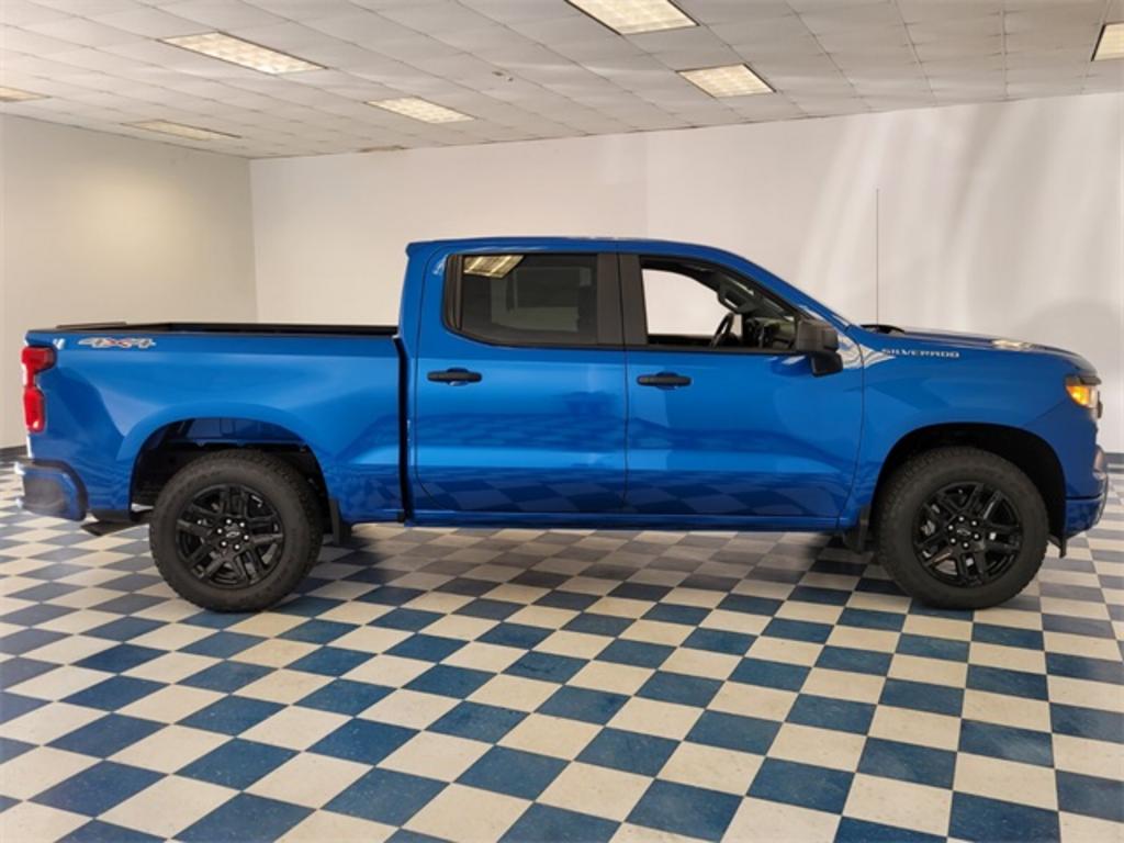 2023 Chevrolet Silverado 1500 Custom photo