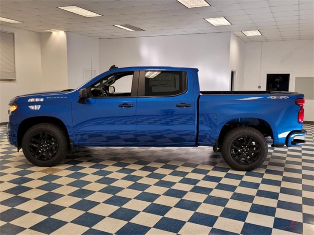 2023 Chevrolet Silverado 1500 Custom photo